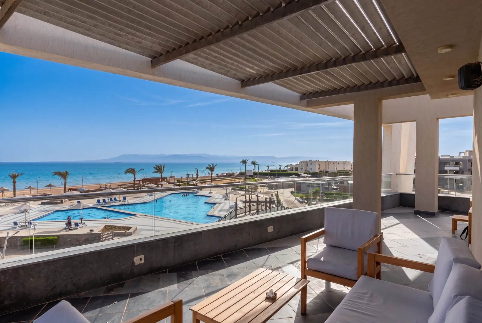 Matarma Beach Residence — Lounge Pool View